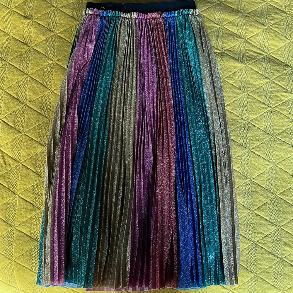 Kids Mini Boden pleated skirt.